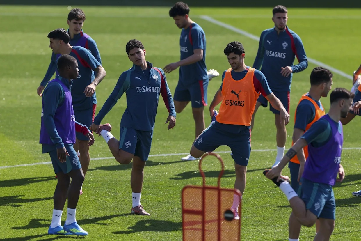 La selección de Portugal llega a Cancún bajo fuerte dispositivo de seguridad