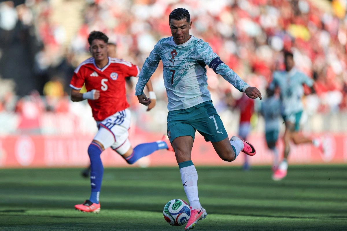 Portugal derrota 2-1 a Chile en amistoso premundialista
