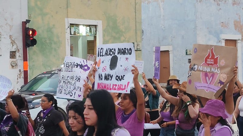 Colectivas feministas acusan infiltraciones de Gobierno en agresiones a mujeres policías
