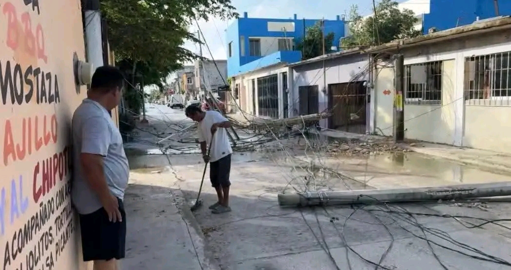 Al menos 400 postes de CFE están en alto grado de deterioro en Carmen