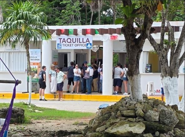 Fallas en el sistema de cobro y falta de personal paralizan el acceso a la zona arqueológica de Tulum