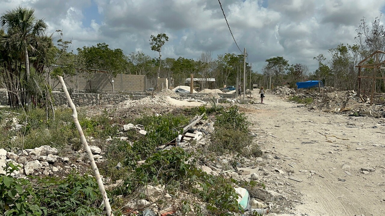 Familias de la colonia Tren Maya, en Tulum, viven con el temor de ser desalojadas