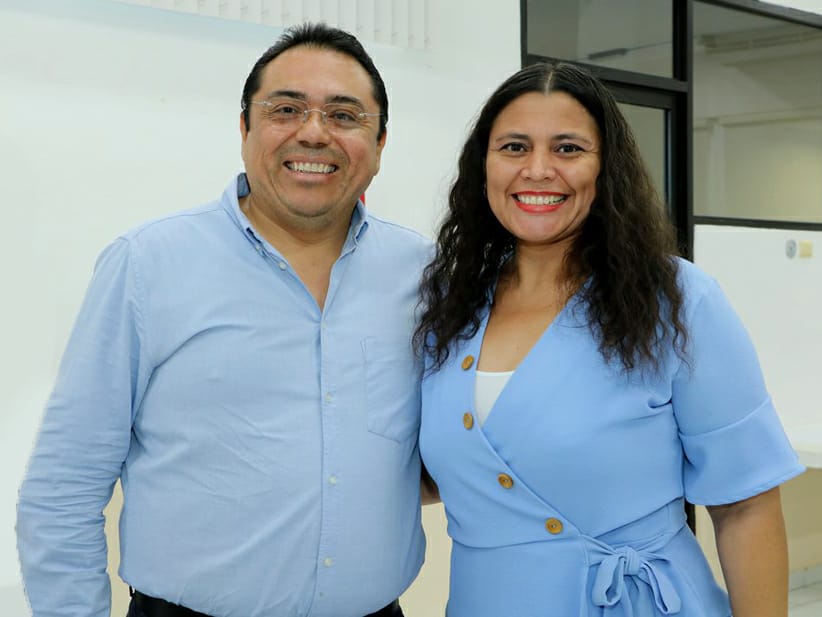 Codhey distingue a Angélica Caamal con Presea al Mérito Humano