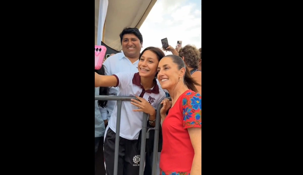 Presidenta Sheinbaum supervisa obras de bachillerato y entrega becas en Yucatán