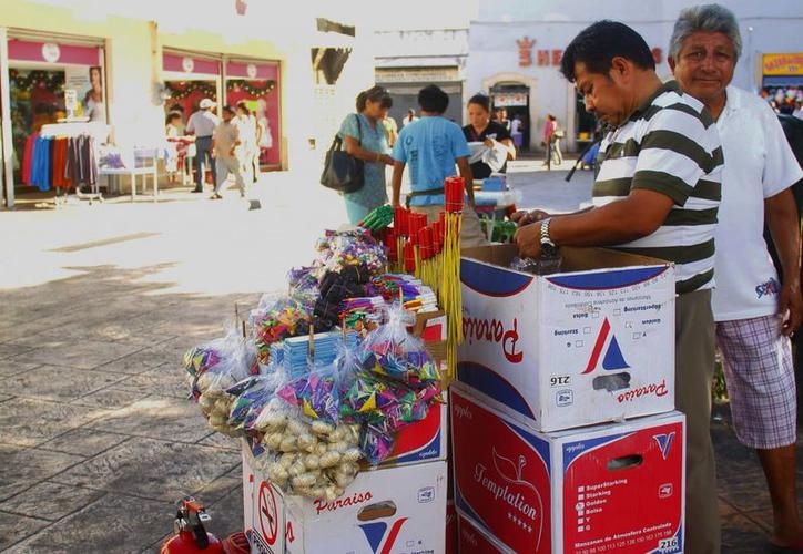Inicia entrega de permisos para vender 