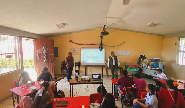 Profepa renueva Comité de Vigilancia Ambiental en Palizada y ofrece plática a alumnos en Campeche