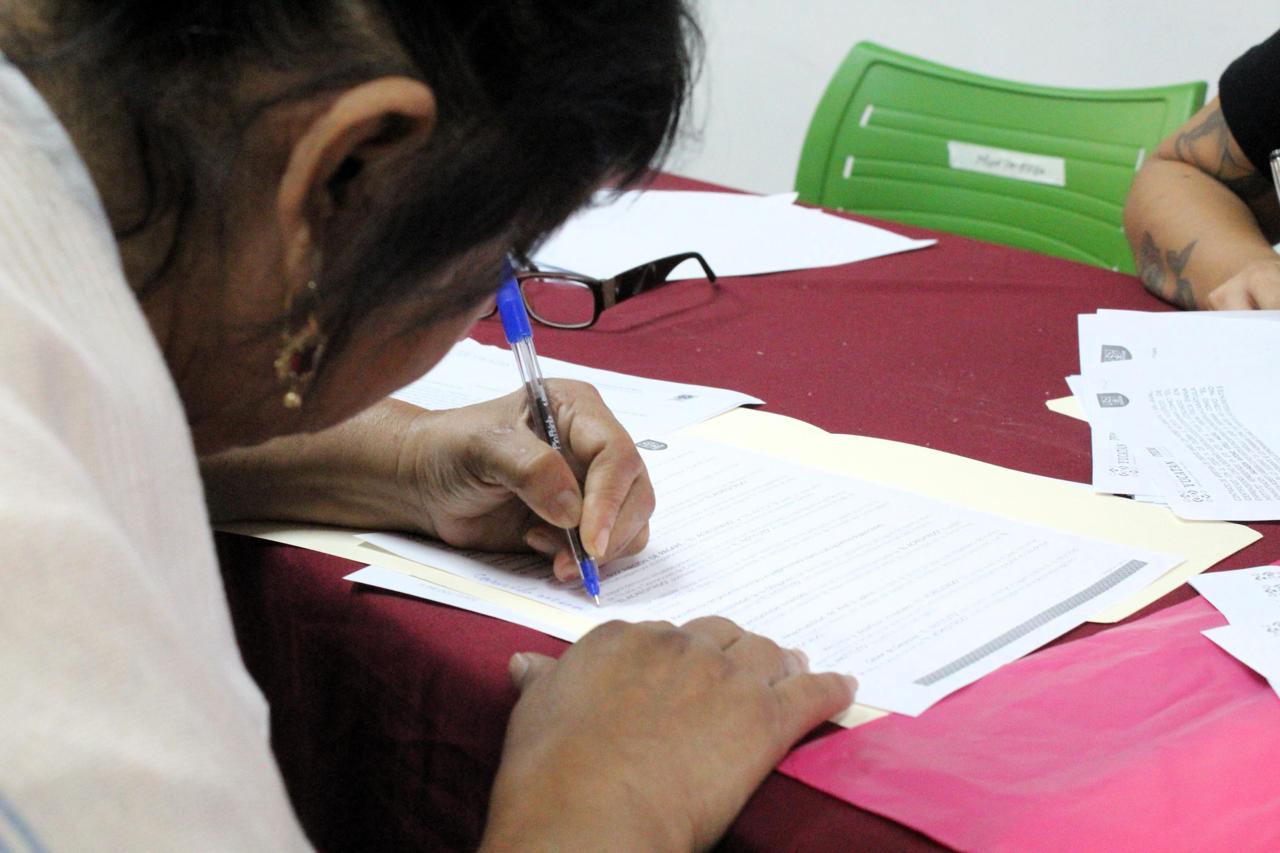 Entregan créditos CREA para impulsar proyectos de emprendimiento y artesanía en Yucatán