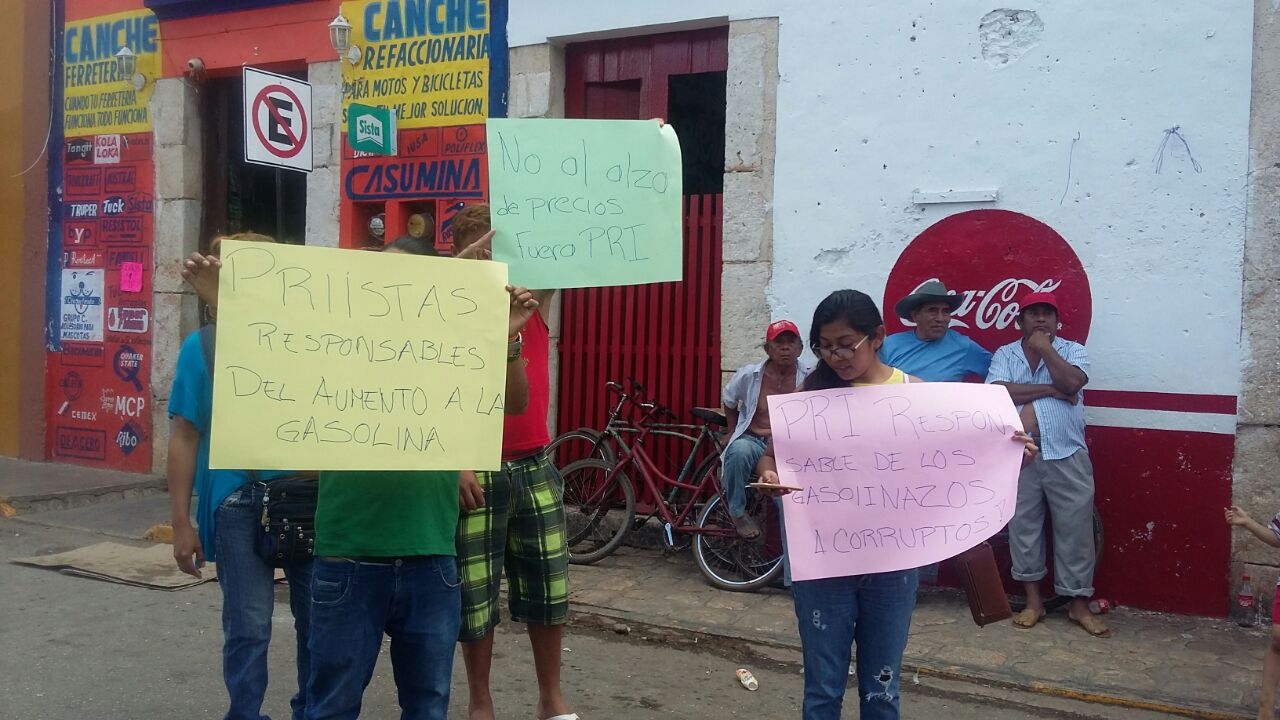 Protesta en Halachó por gasolinazo