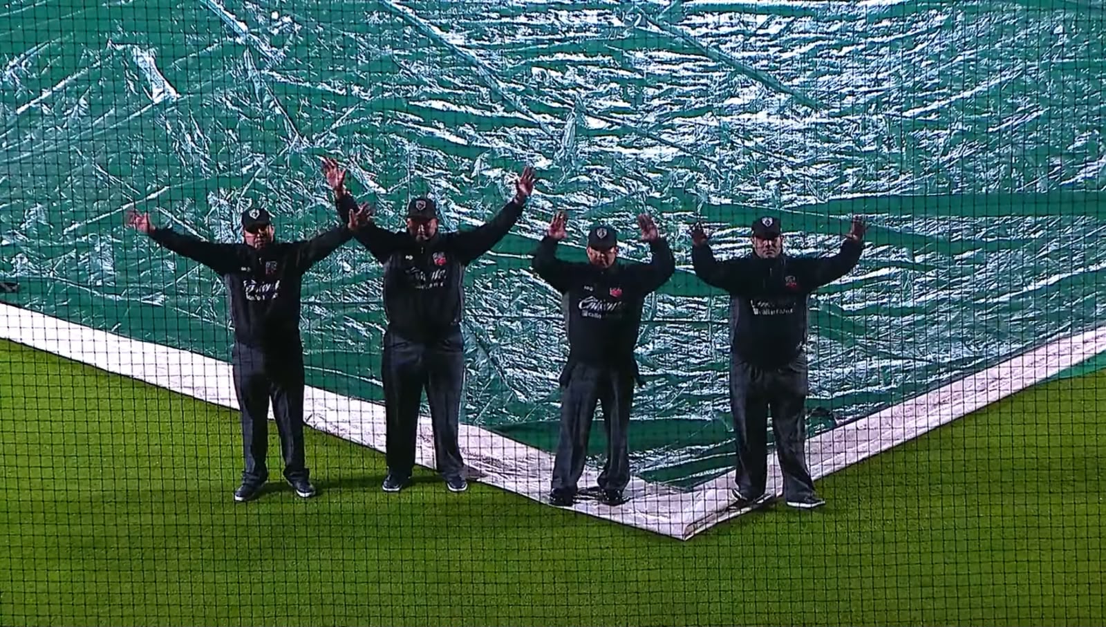 Los Leones, con Brandon Brennan en la loma, abren serie ante los Tigres en el Kukulcán