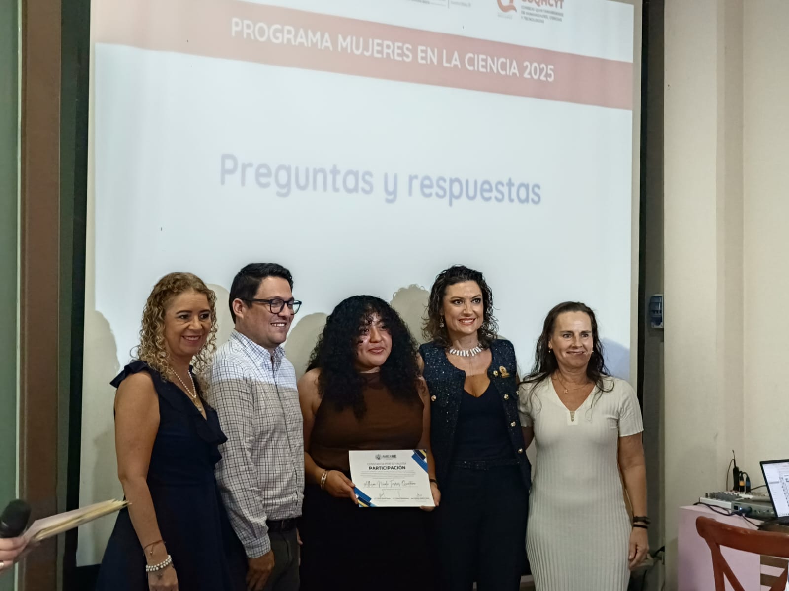Clausuran el proyecto Mujeres en la Ciencia en Playa del Carmen