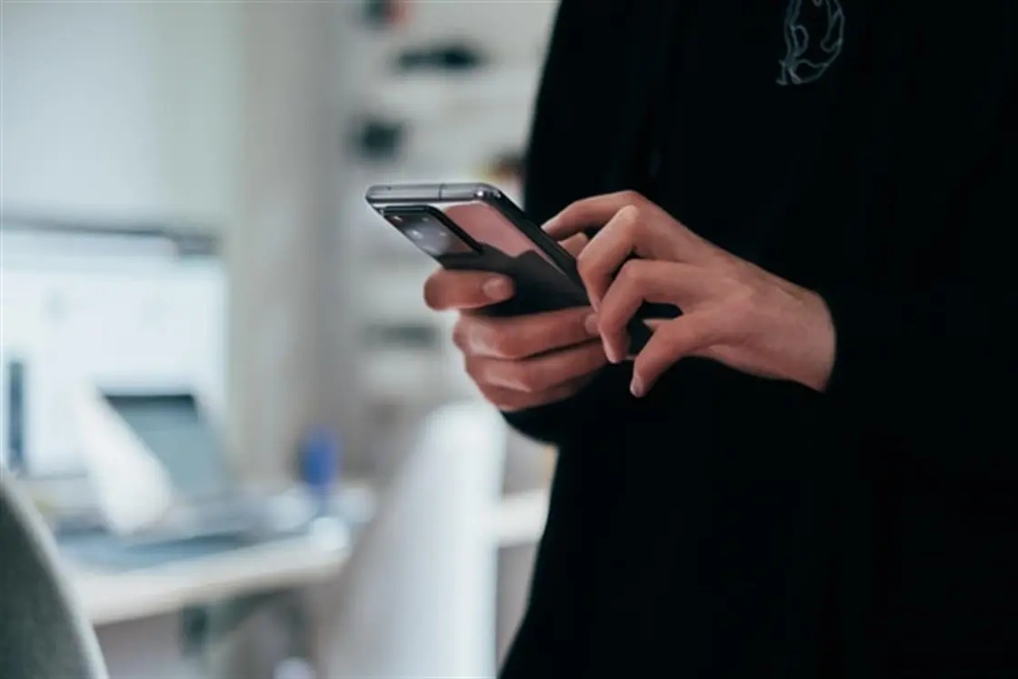 Bancos advierten a usuarios sobre la interrupción de operaciones en celulares que no se vinculen a la CURP