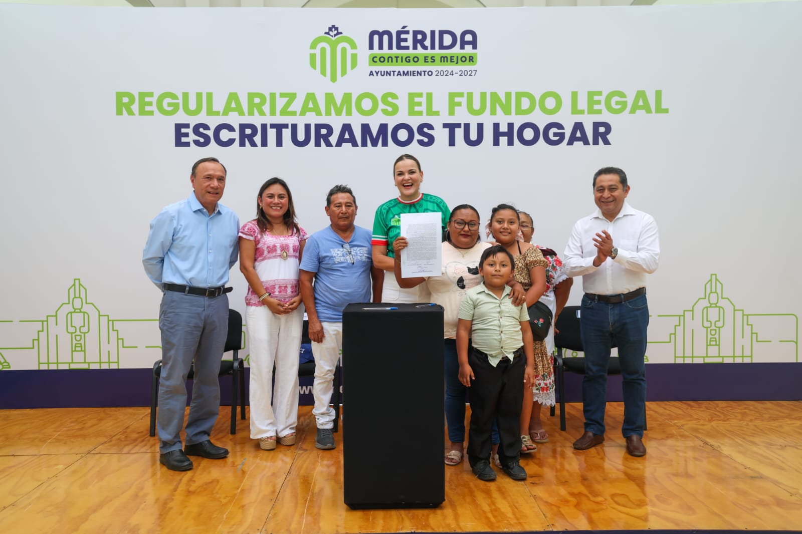 Regularizan propiedades y brinda seguridad patrimonial en comisarías de Mérida