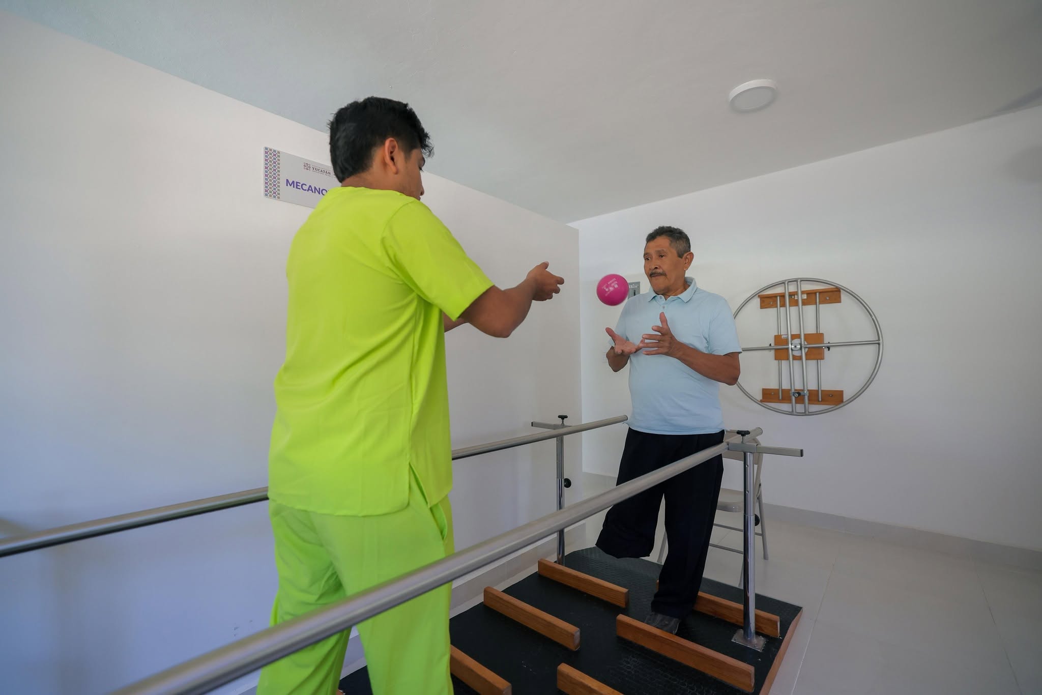 Dan 1.4 millones a Unidades Básicas de Rehabilitación del interior de Yucatán 