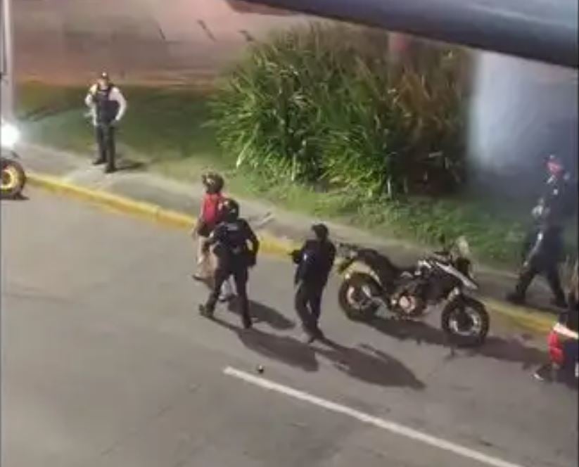 Policías de Veracruz agreden a reportero mientras documentaba una detención en Boca del Río