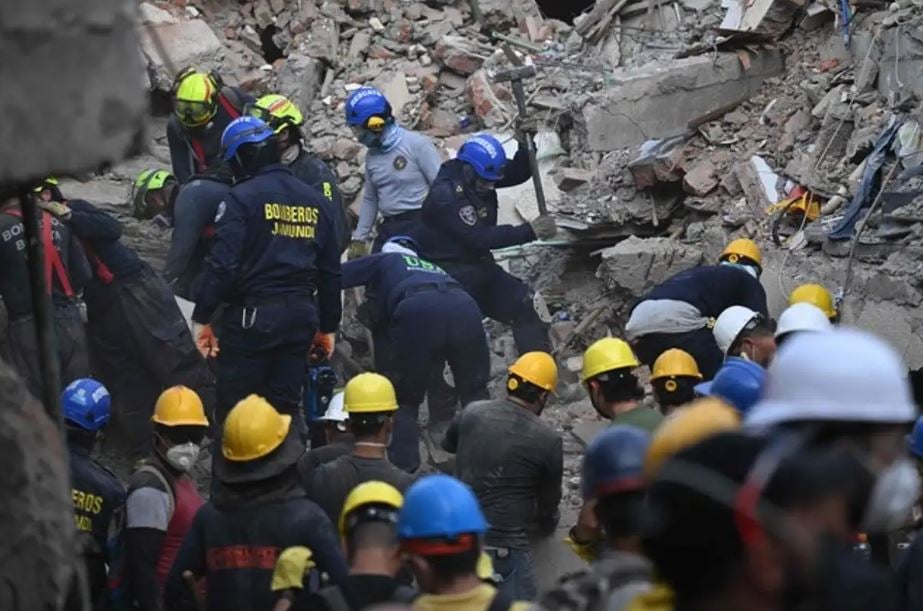 De la Espriella pone filtro a rescatistas tras sismo: acepta solo equipos de Israel, EU, Ecuador y El Salvador