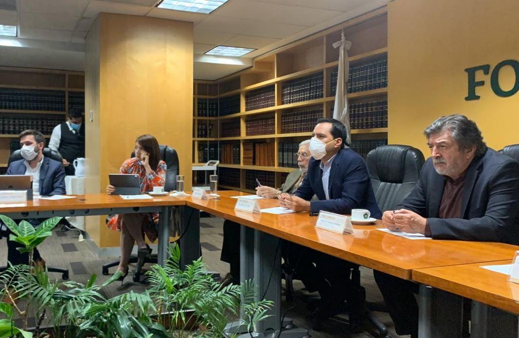 Revisan avances del Tren Maya Vila Dosal, Carlos Joaquín y funcionarios federales