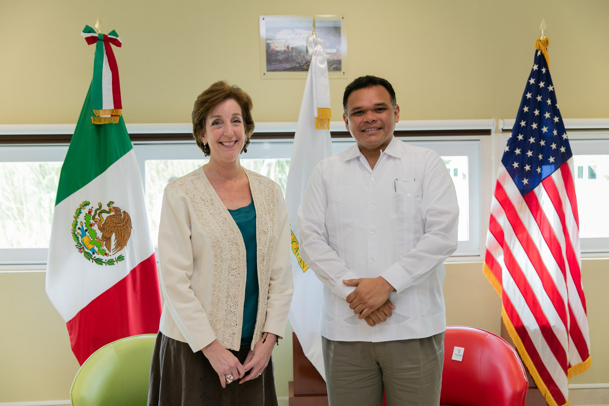 RZB se reúne con la embajadora Roberta Jacobson