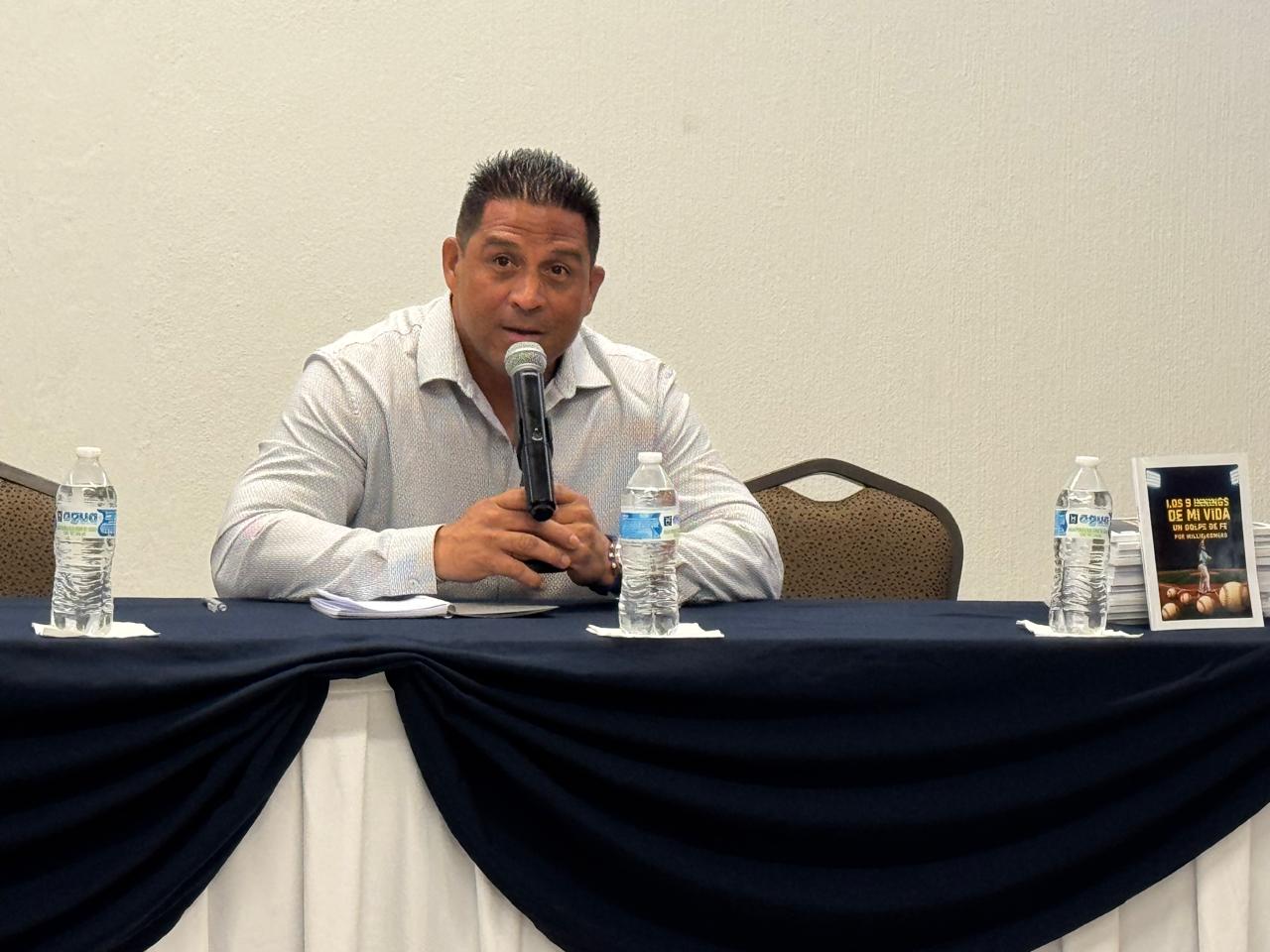 Willie Romero, autor de nuevo libro, disfrutó ser un melenudo otra vez en 2025