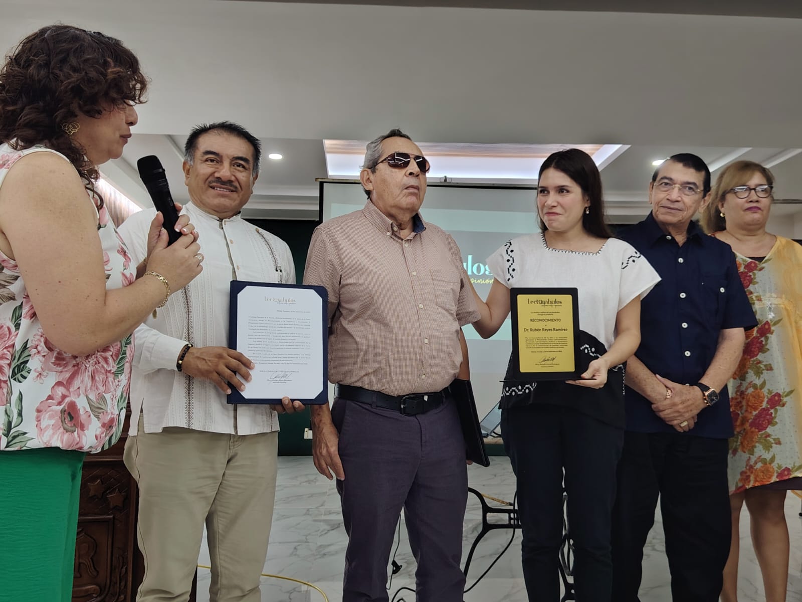 'Lectambulos' celebra su sexto aniversario con reconocimiento a Rubén Reyes Ramírez