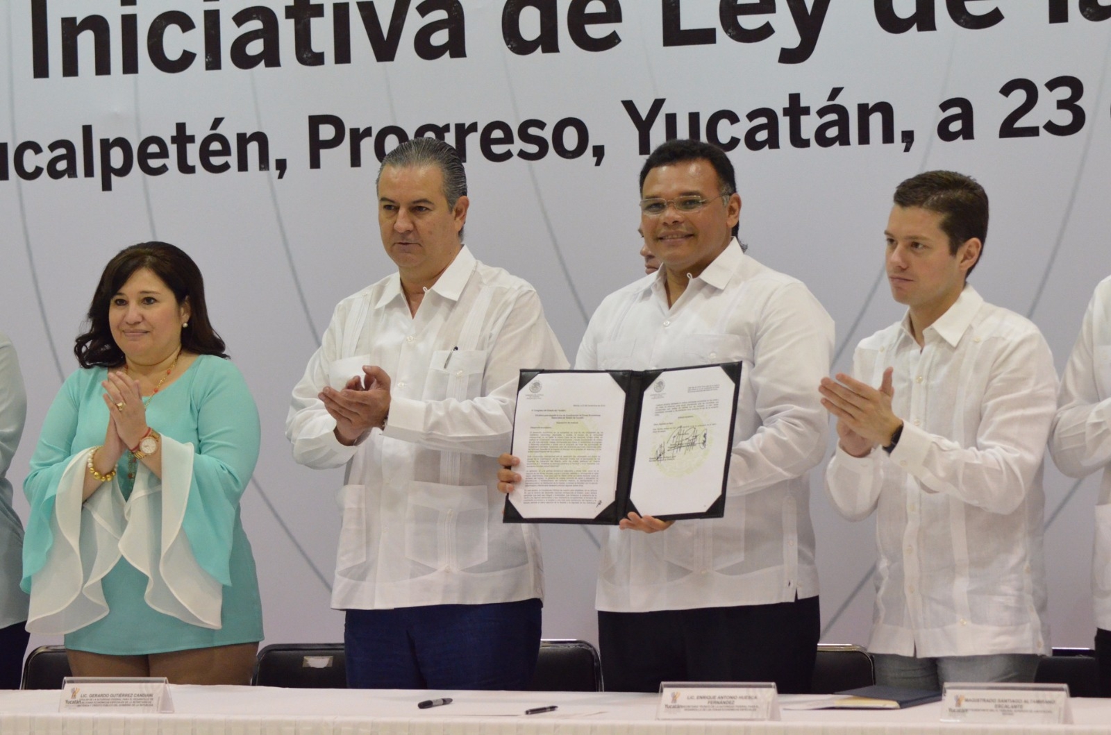 Última semana de gobierno de RZB; presenta Centro de Diseño Yucatán