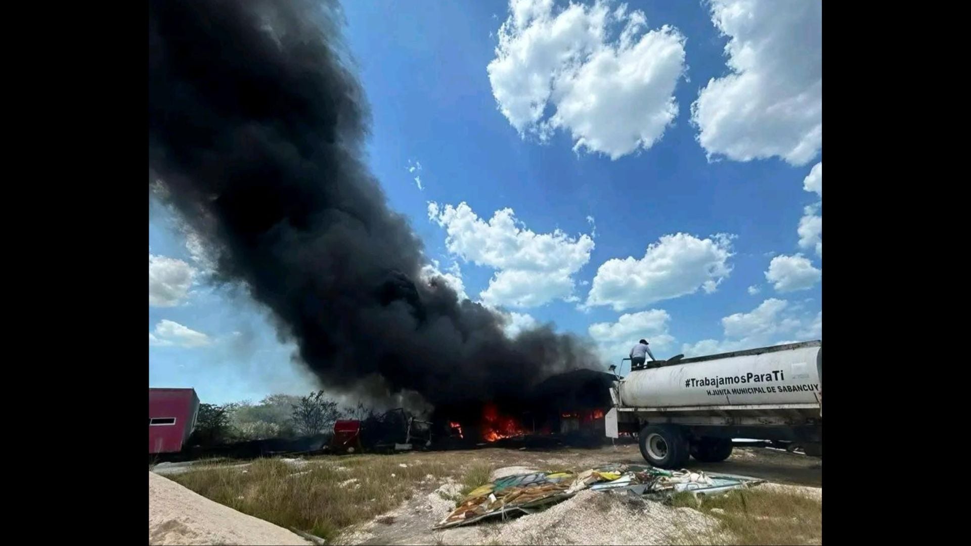Incendio de una bodega de la encargada del despacho de la Junta Municipal de Sabancuy