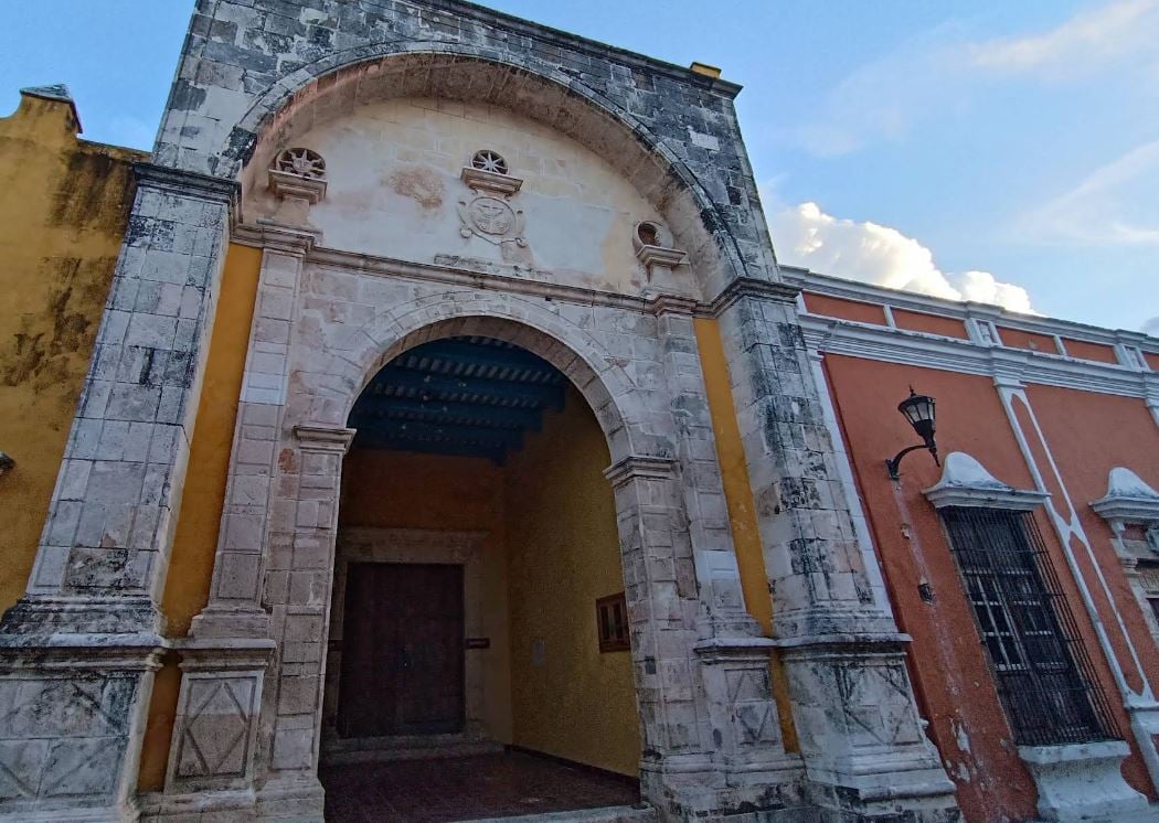 Alertan por deterioro de templos históricos en Campeche; lluvias agravan daños