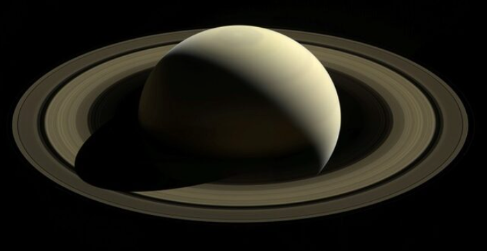 Algunos microorganismos podrían soportar las condiciones de vida de Encélado, la luna de Saturno