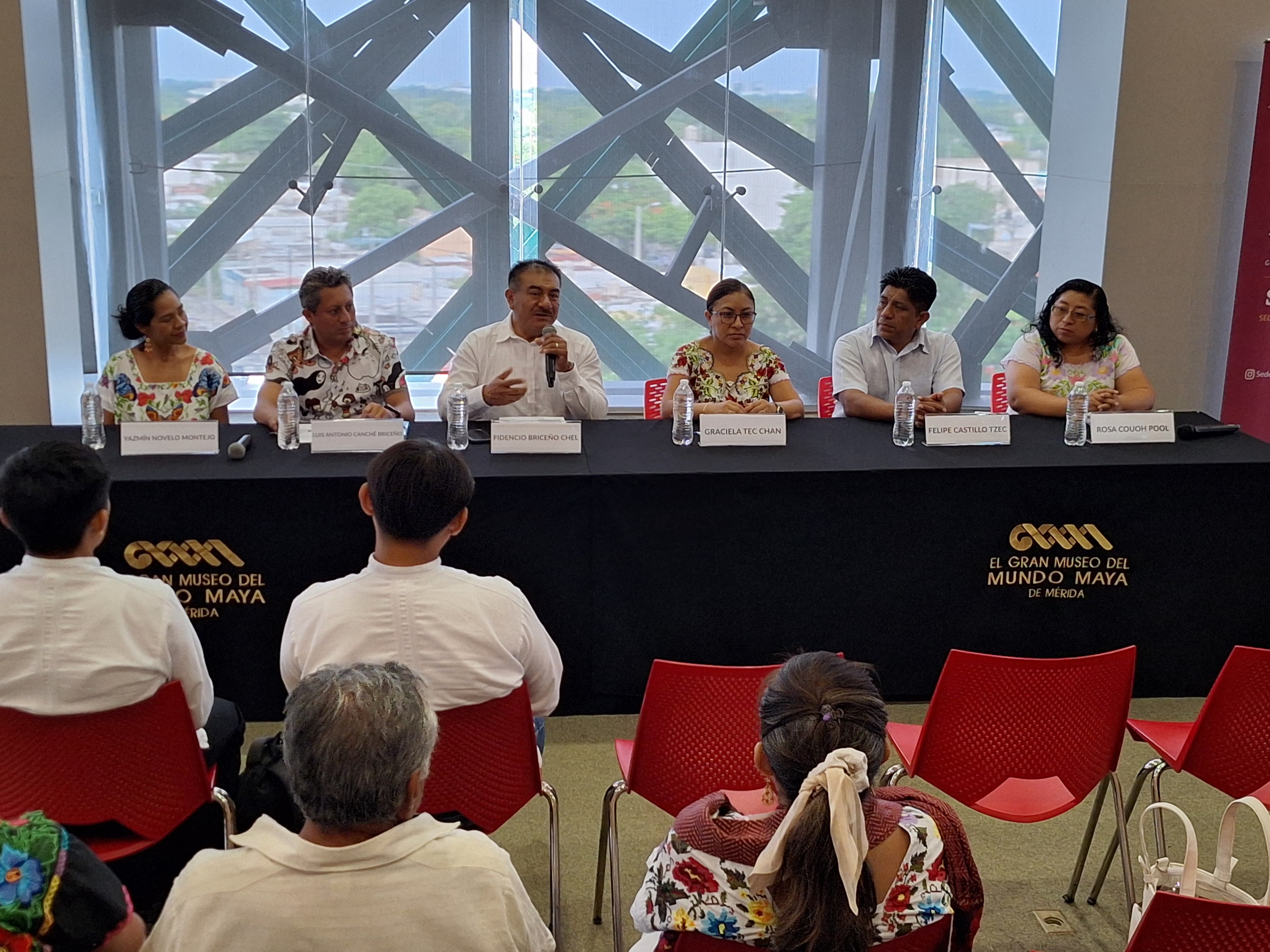 Especialistas proponen cambiar el discurso: la lengua maya no desaparece, se fortalece en Yucatán