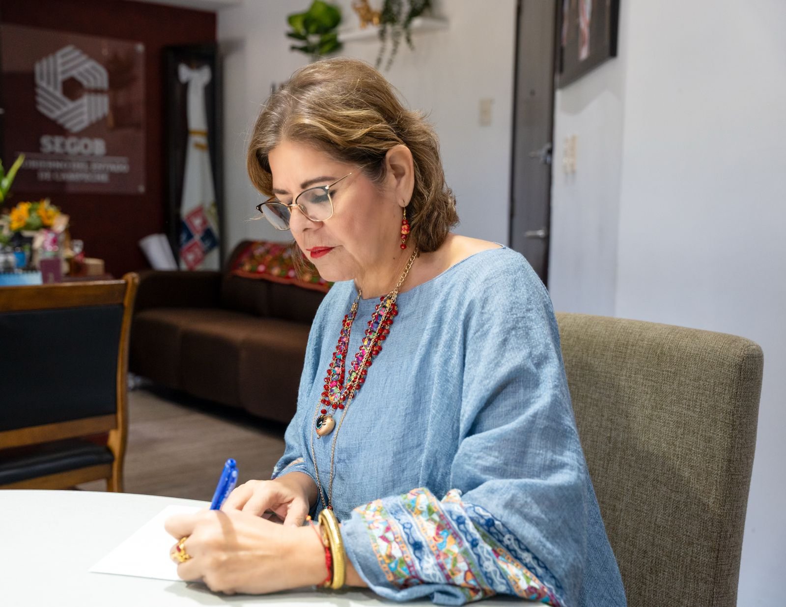 Segob Campeche ayuda a mexicana ''naturalizada'' a tramitar documentos oficiales 