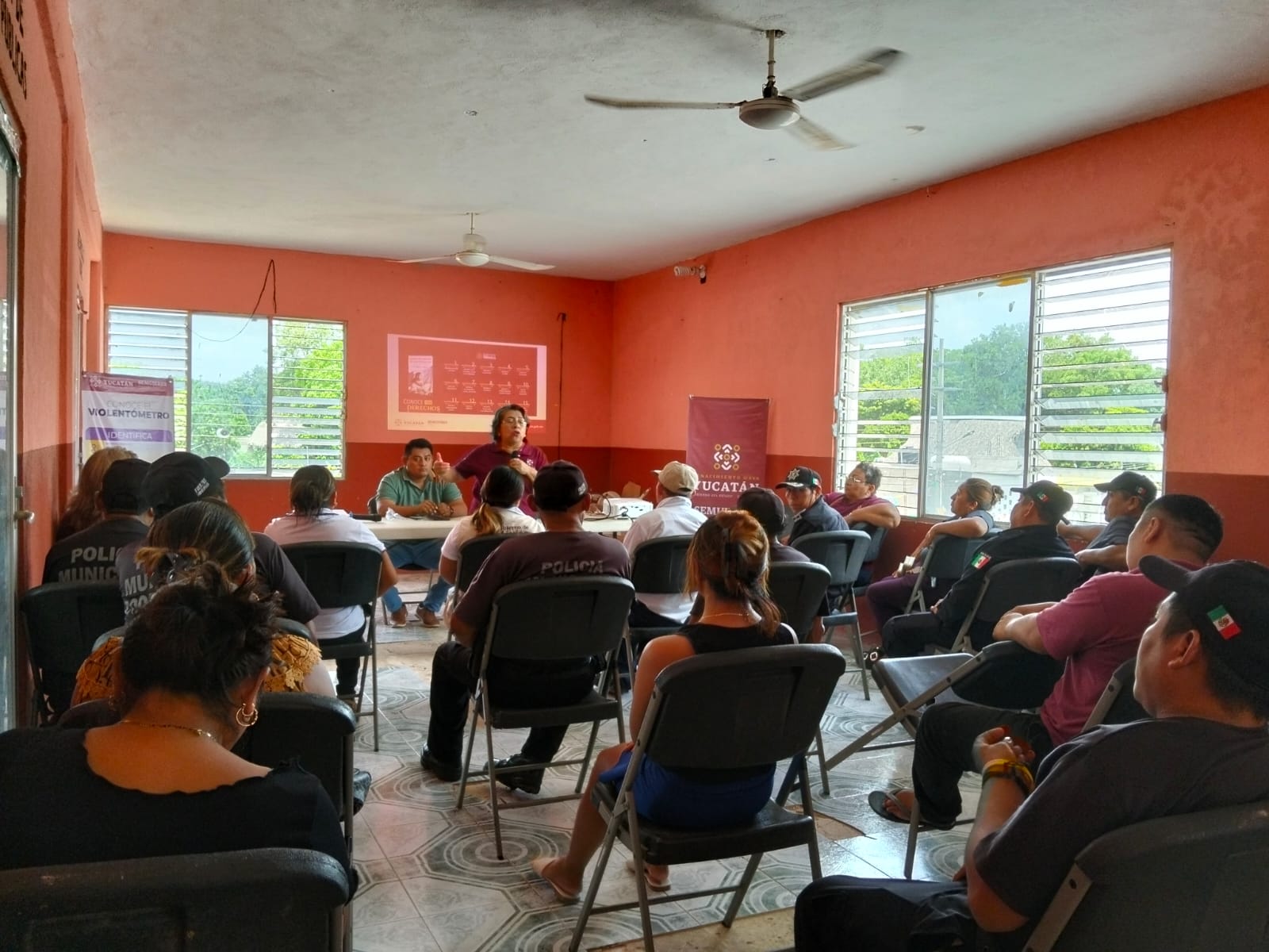 Capacitan a policías de Chikindzonot, Yucatán, para atender casos de violencia de género