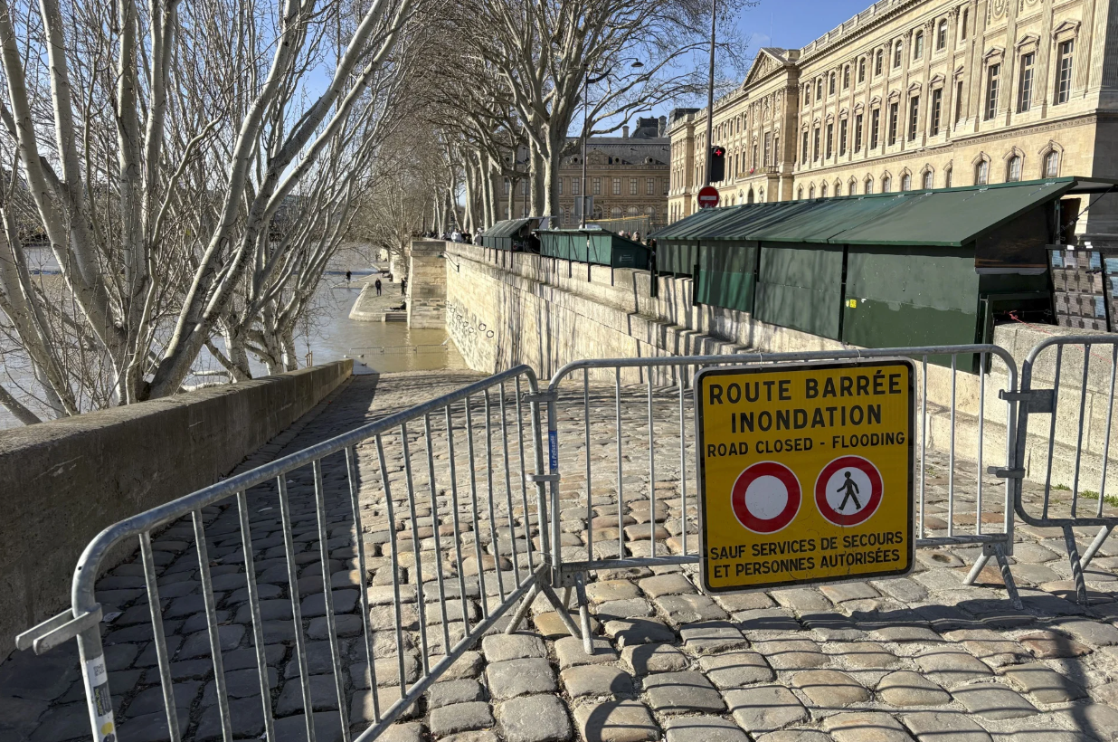 Crecida del Sena alcanza pico de 3.54 metros y obliga a cerrar una quincena de accesos al río