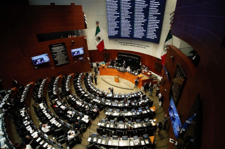 Senado turna a comisiones minuta sobre doble nacionalidad; prevén discutirla hoy