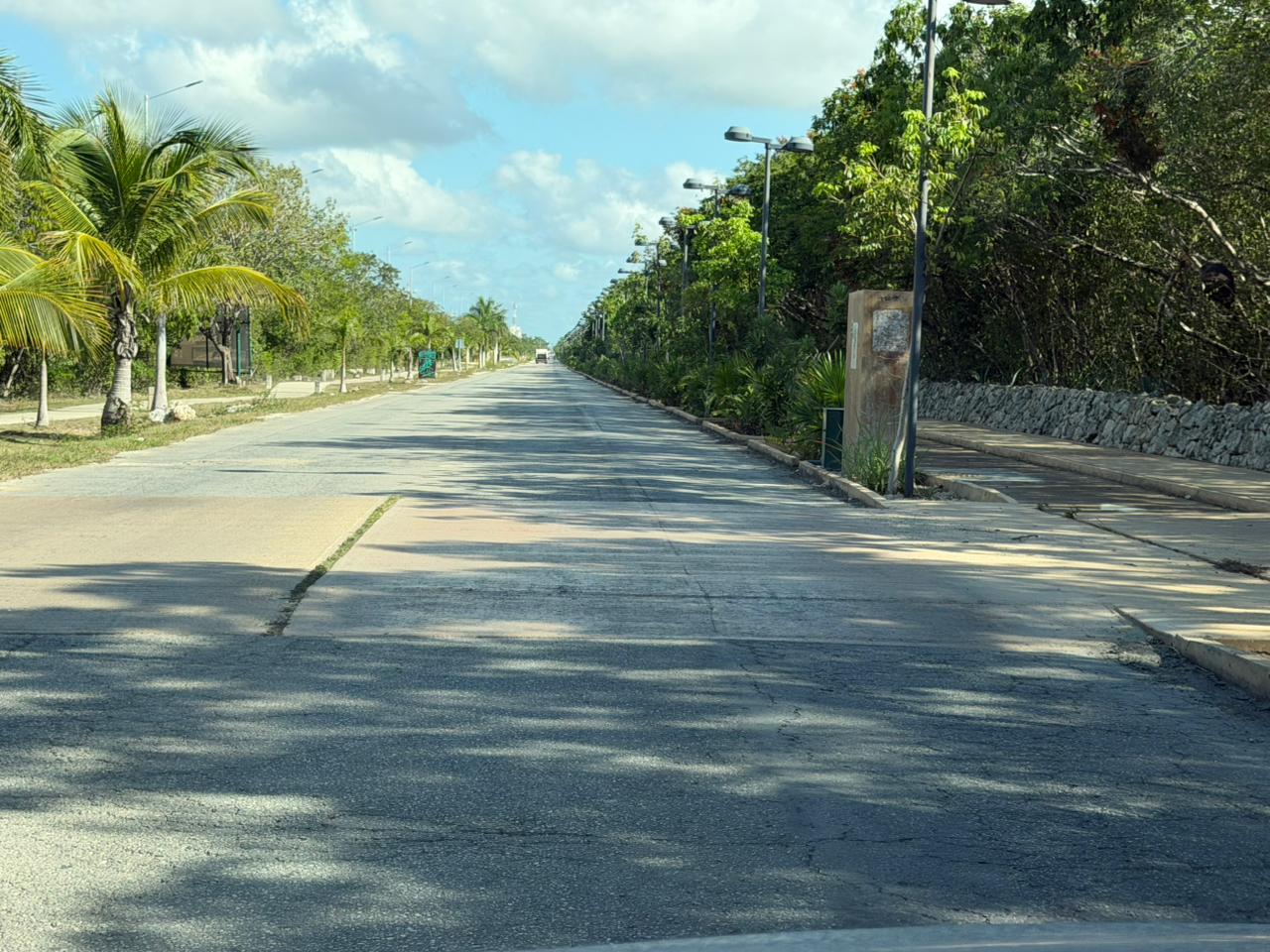 Solicitan señalizar topes en las inmediaciones del Parque del Jaguar, en Tulum