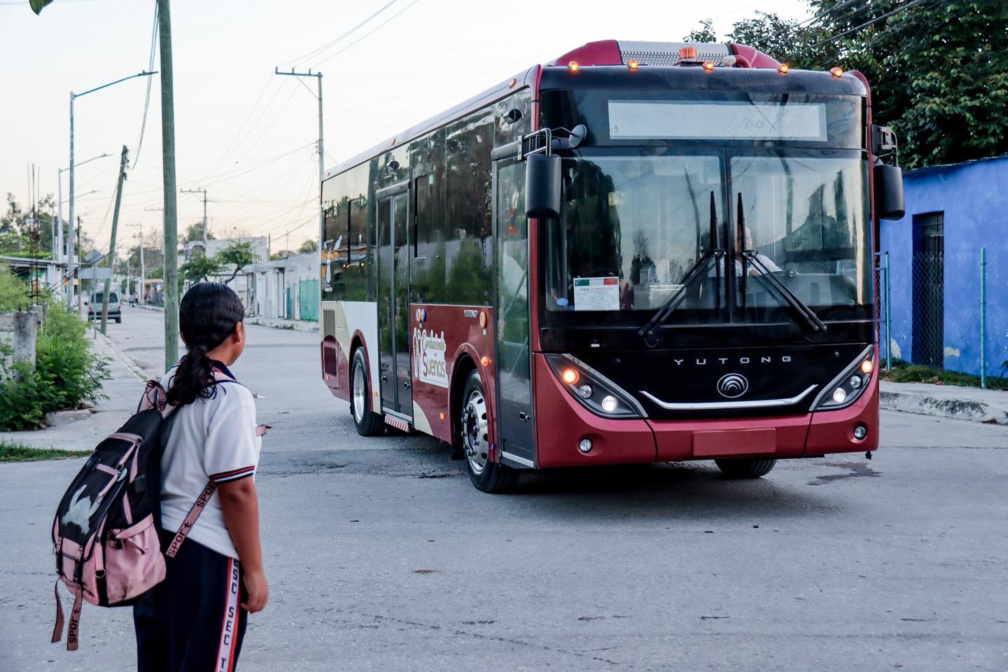 Ponen en marcha transporte escolar en Champotón