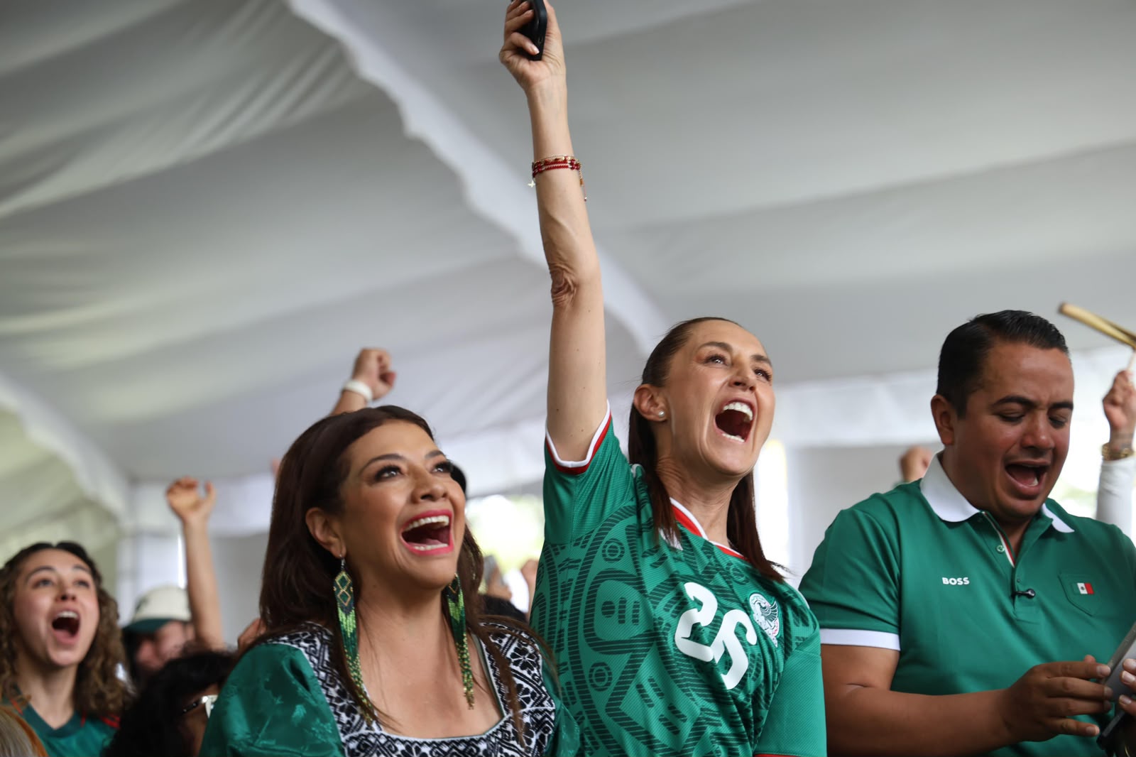 Sheinbaum vive inauguración del Mundial desde el Fan Fest de Deportivo Los Galeana