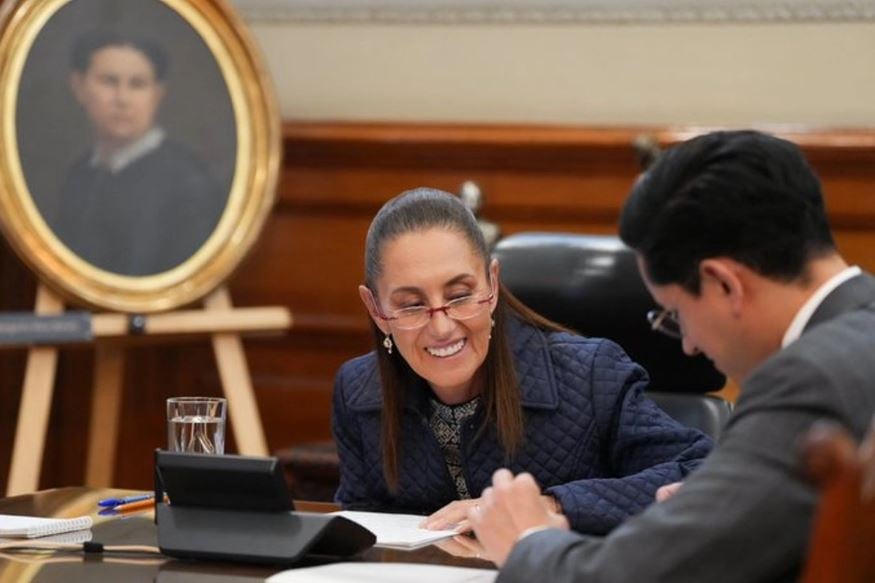 Sheinbaum y Trump sostienen llamada; colaboradores del mandatario estadunidense visitarán México