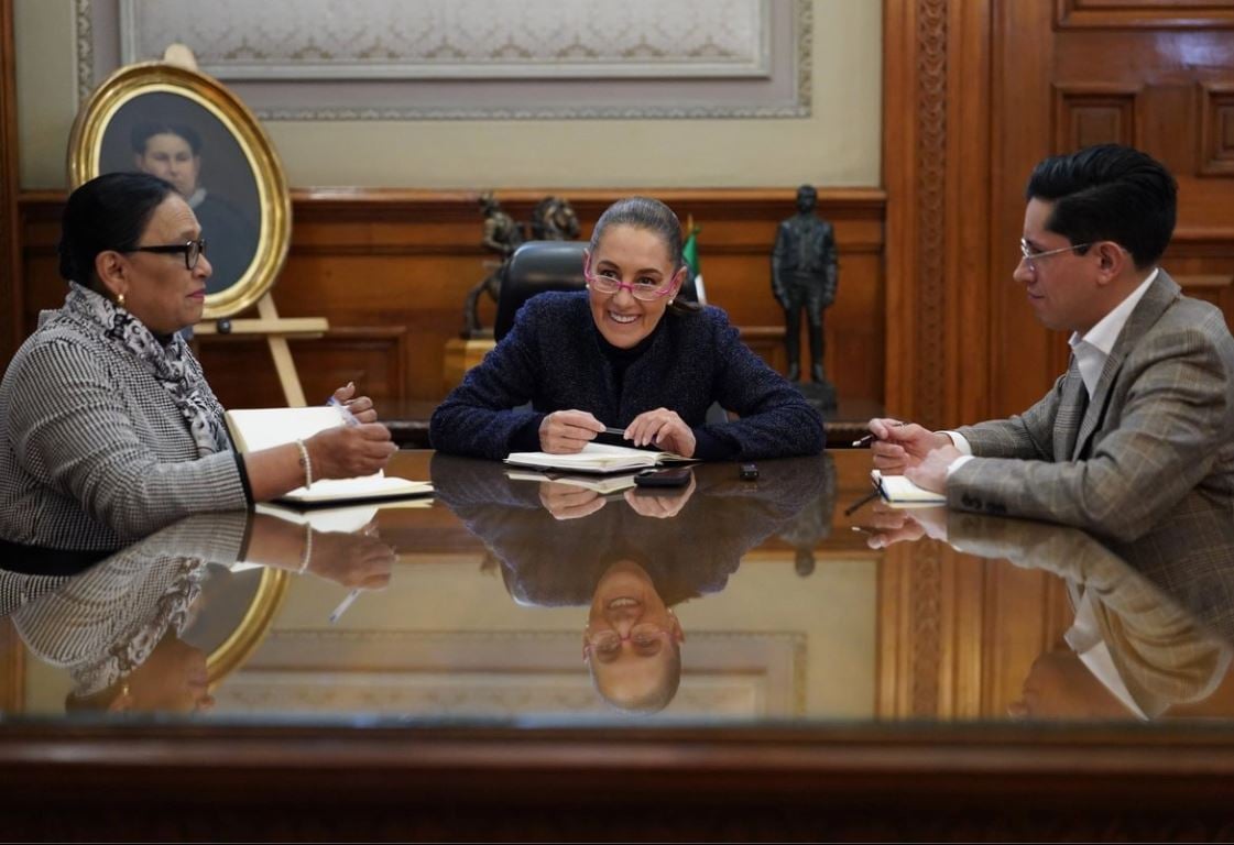 Sheinbaum dialoga con el papa León XIV en el día de la Virgen de Guadalupe y le reitera visita a México