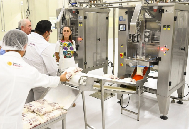 Sheinbaum inaugura en Campeche nueva planta pasteurizadora pública
