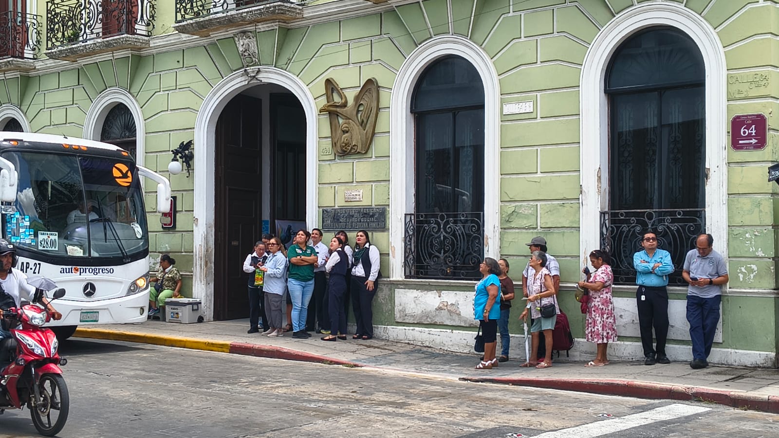 Desalojan distintos edificios de Mérida tras sismo perceptible en Yucatán 