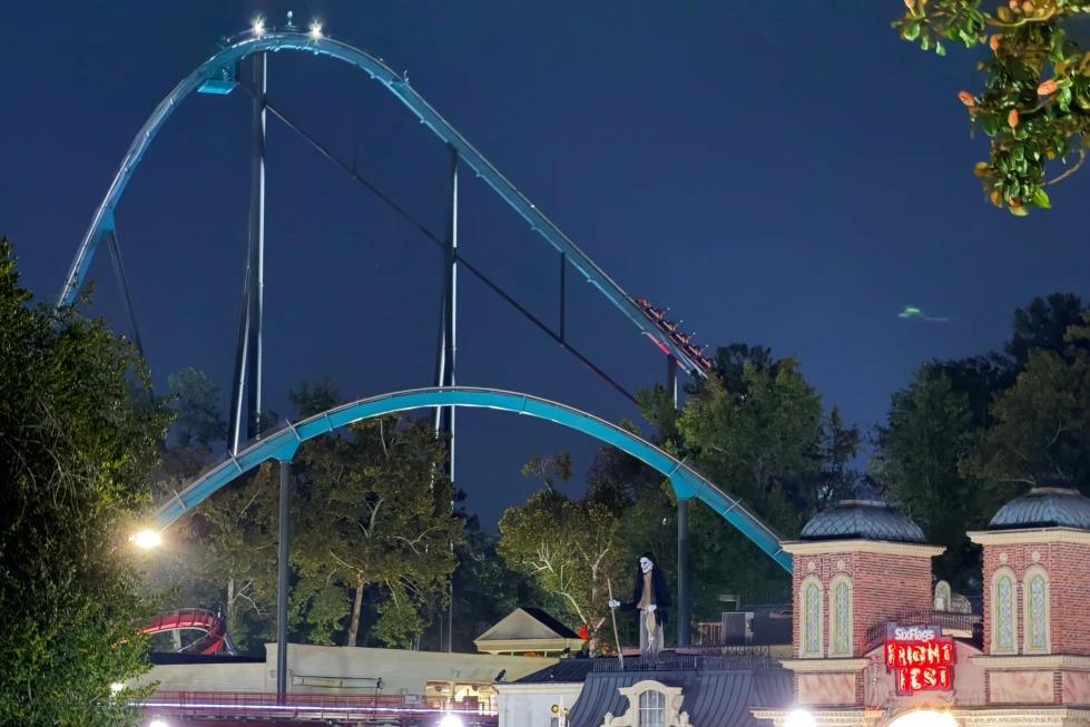 Six Flags cierra nueve montañas rusas en EU tras muerte de un hombre en Georgia