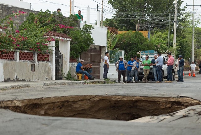 Socavón en la García Ginerés no representa riesgo