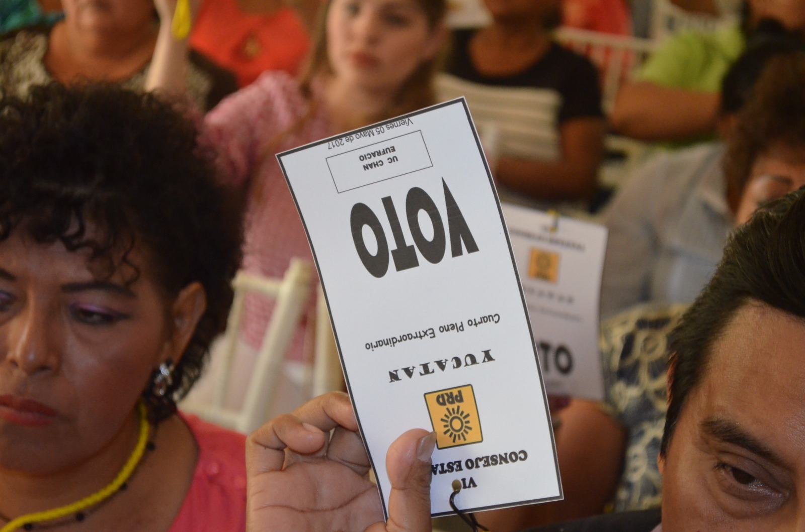 Rasuran de la nómina a disidentes del PRD