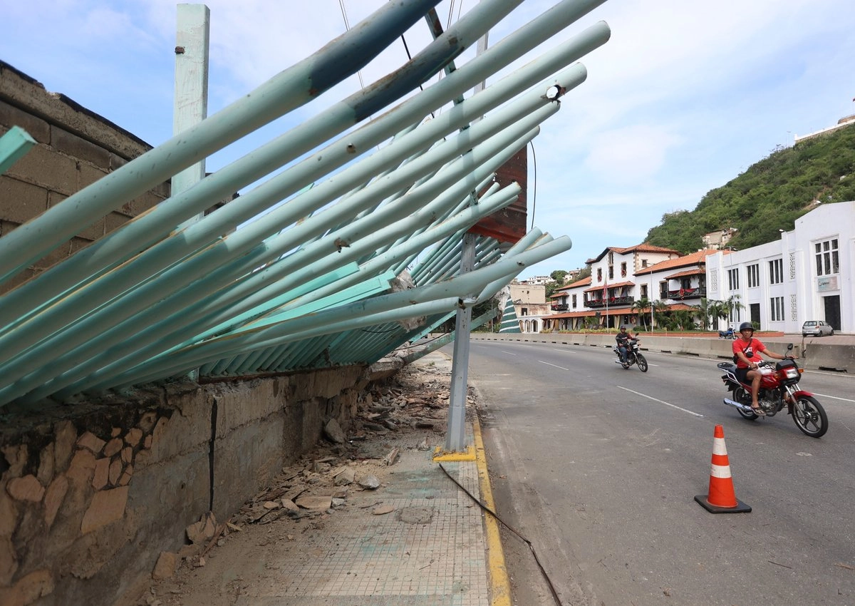 Sorpresa y miedo entre los habitantes del barrio venezolano bombardeado por Estados Unidos