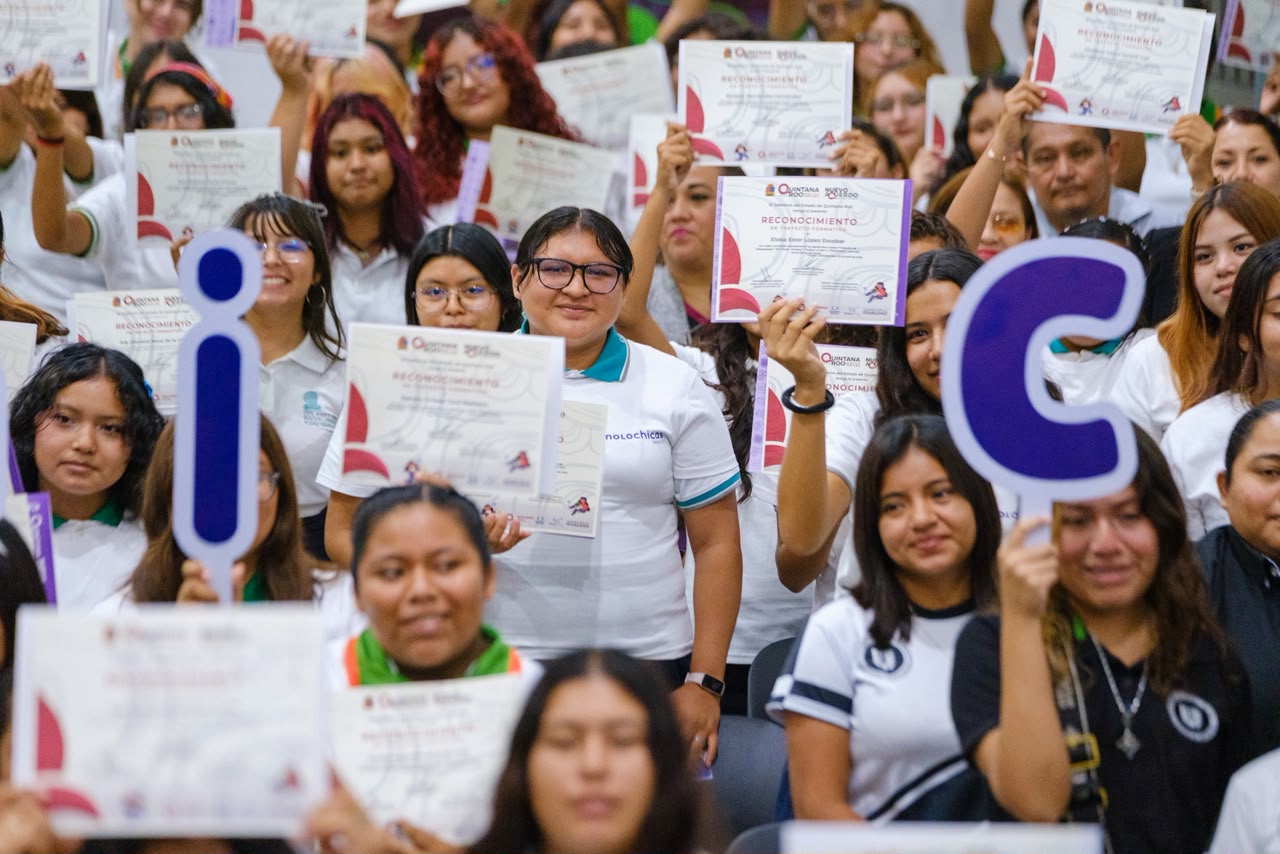 Darán mil nuevas becas STEM para niñas y jóvenes en ciencia y tecnología en Quintana Roo