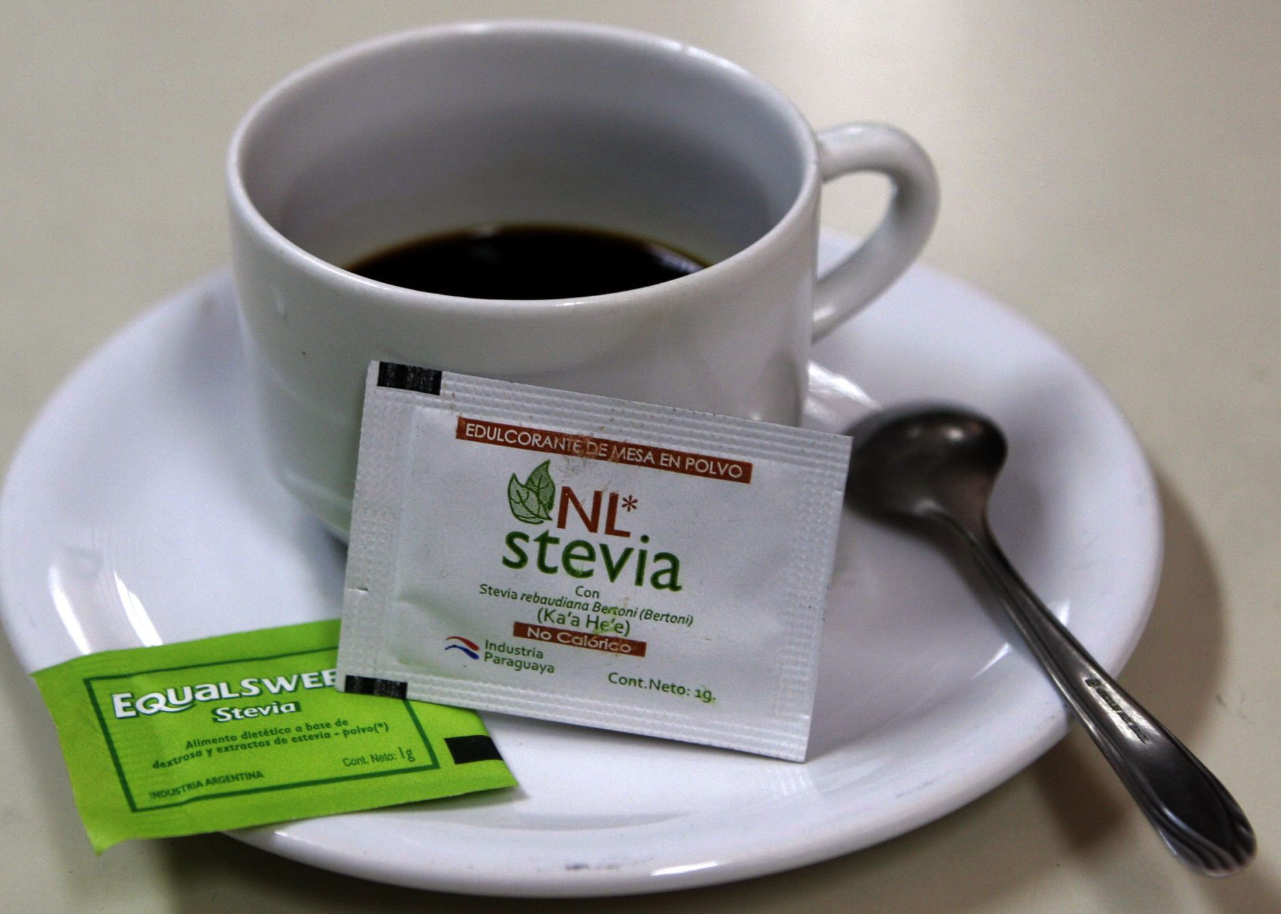 Estudio con ratones revela que los daños de los azúcares artificiales pasan a los hijos