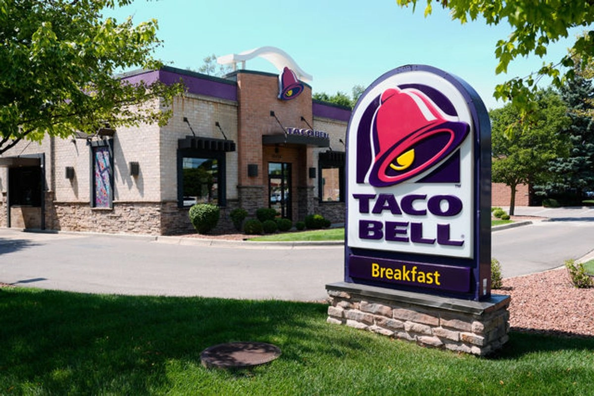 Taco Bell es investigada por brote de enfermedades estomacales por productos contaminados