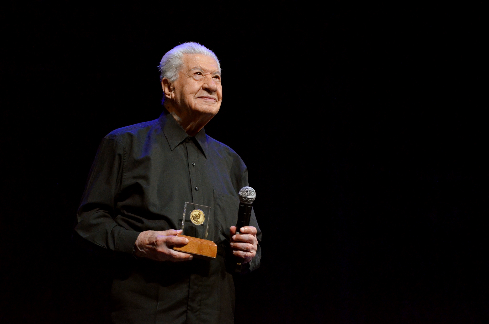 Morir cuerdo y vivir loco