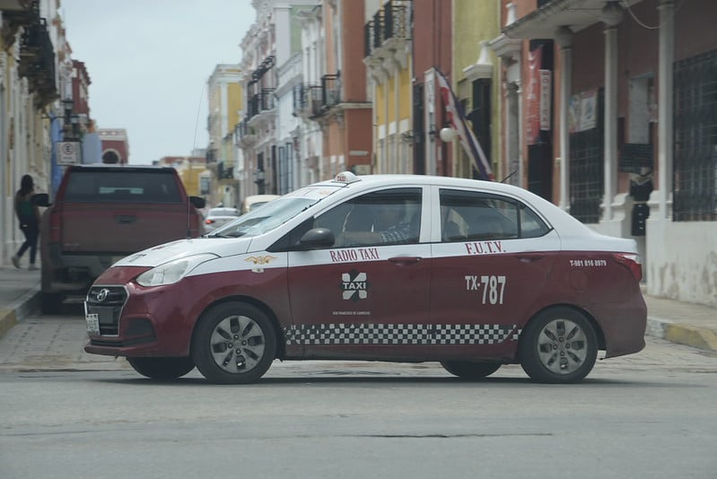 Taxistas de la península de Yucatán forman frente contra la ''competencia desleal'' de apps de transporte