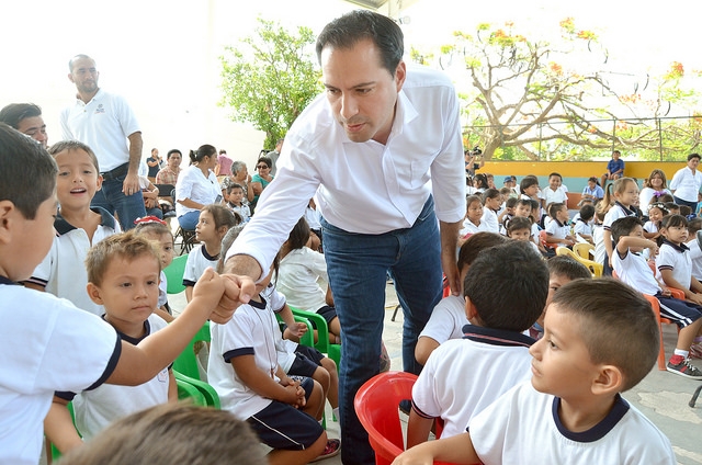 Políticos, con derecho a expresar aspiraciones: Vila Dosal