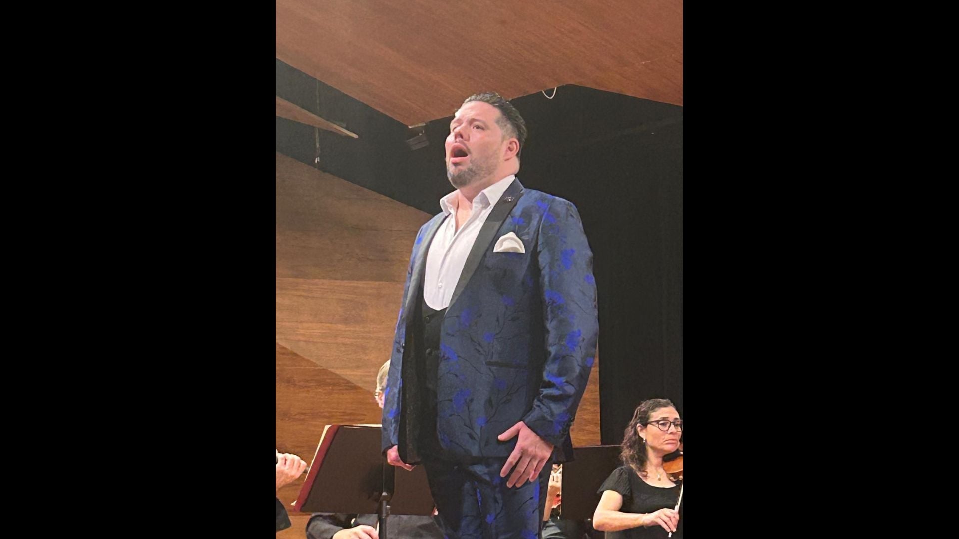 Ricardo Calderón y la OSY refrendan el arraigo de la zarzuela con glamoroso concierto en Yucatán 